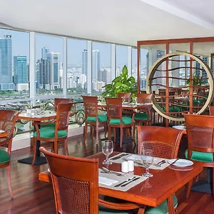 Golden Tulip Apartahotel